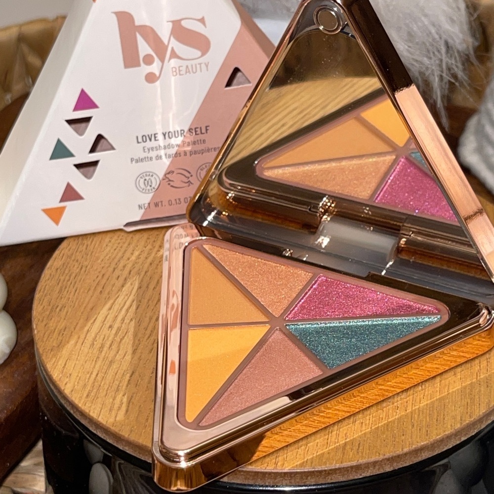LYS BEAUTY By Tisha T Love Yourself Eyeshadow Palette in Unapologetic - Picture 5 of 9